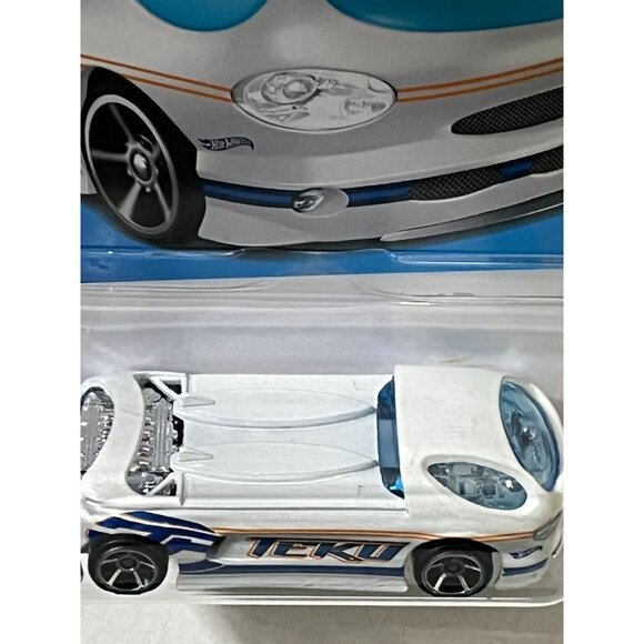 Hot Wheels Deora II Teku White Blue 2023 Then and Now Diecast Car - Picture 8 of 10